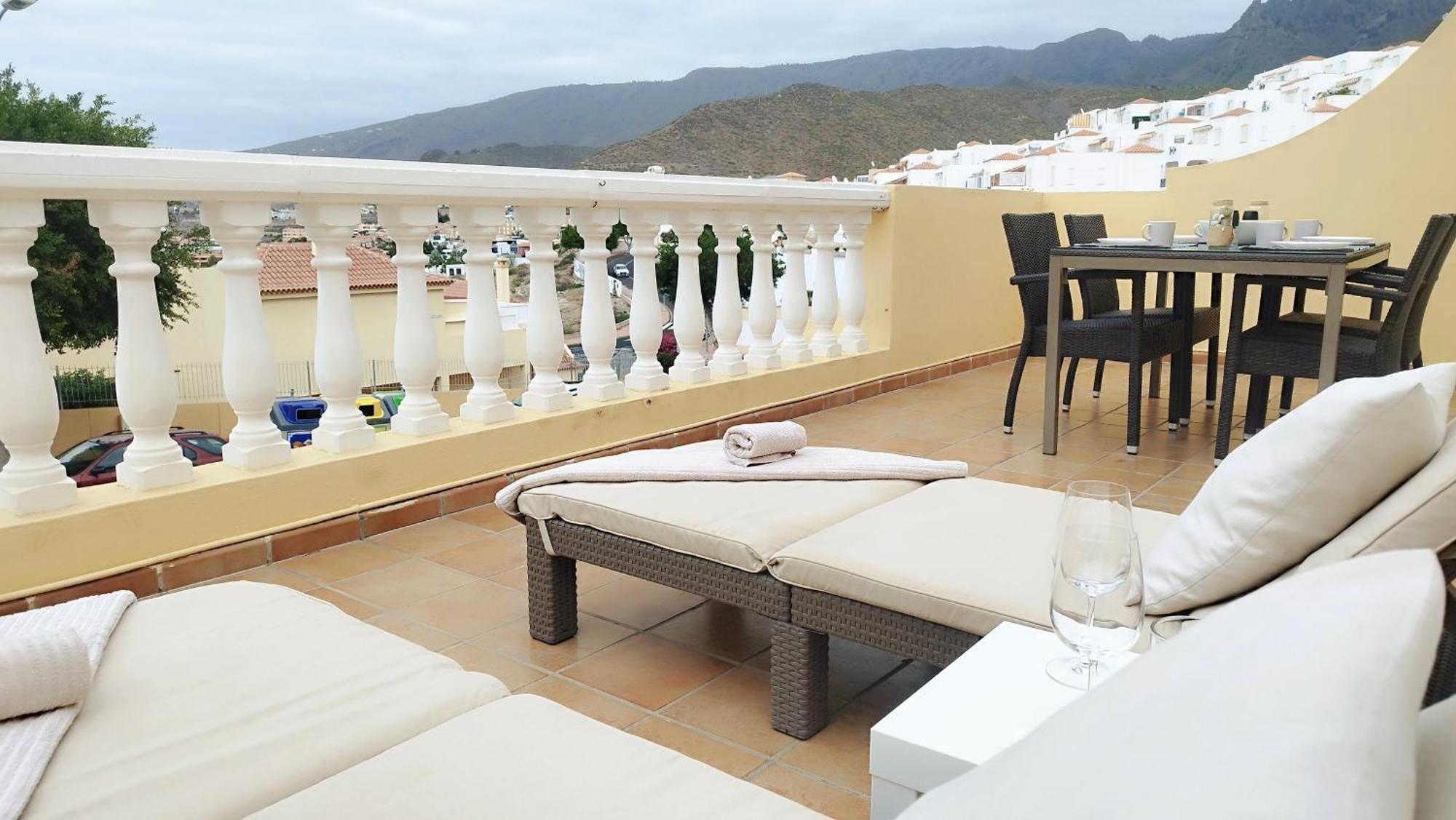 Charming & Sunny Apartment With Ocean View Costa Adeje  Exterior photo